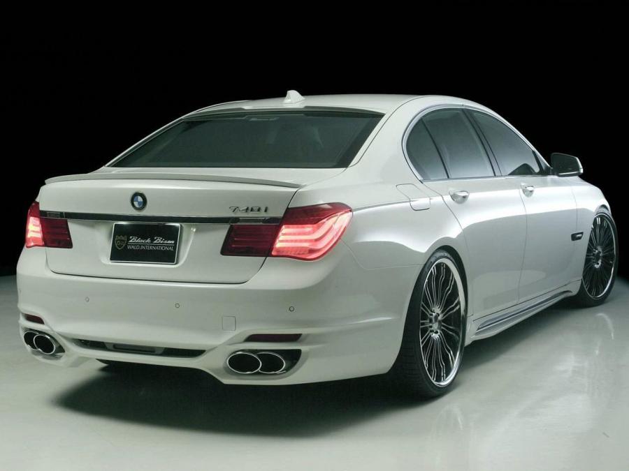  BMW 740i Black Bison by Wald 2010 года  (фото 5 из 7)